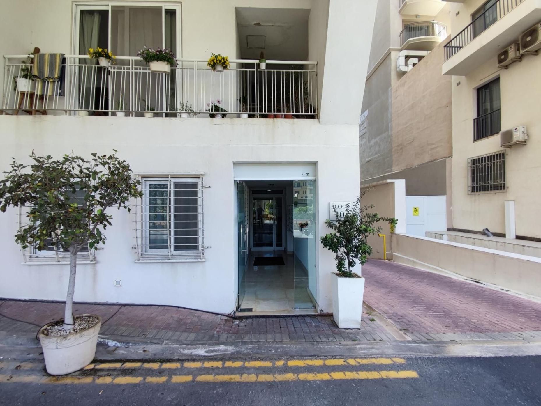 St Julians - Balluta 2 Bedroom Apartment Saint Julian's Exterior photo